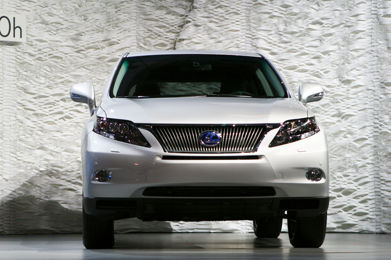 Illustration for article titled 2010 Lexus RX 350 and RX 450h Push Bland to New Heights